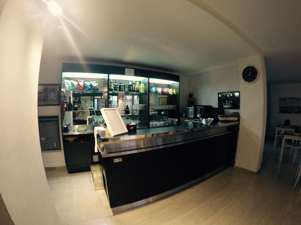 Hotel Riviera Bari Luaran gambar