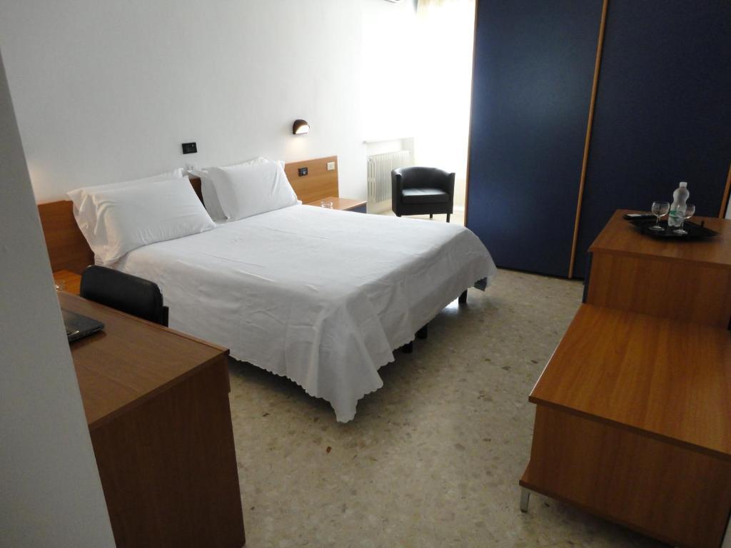Hotel Riviera Bari Bilik gambar