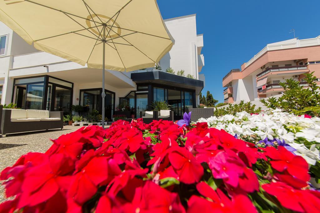Hotel Riviera Bari Luaran gambar