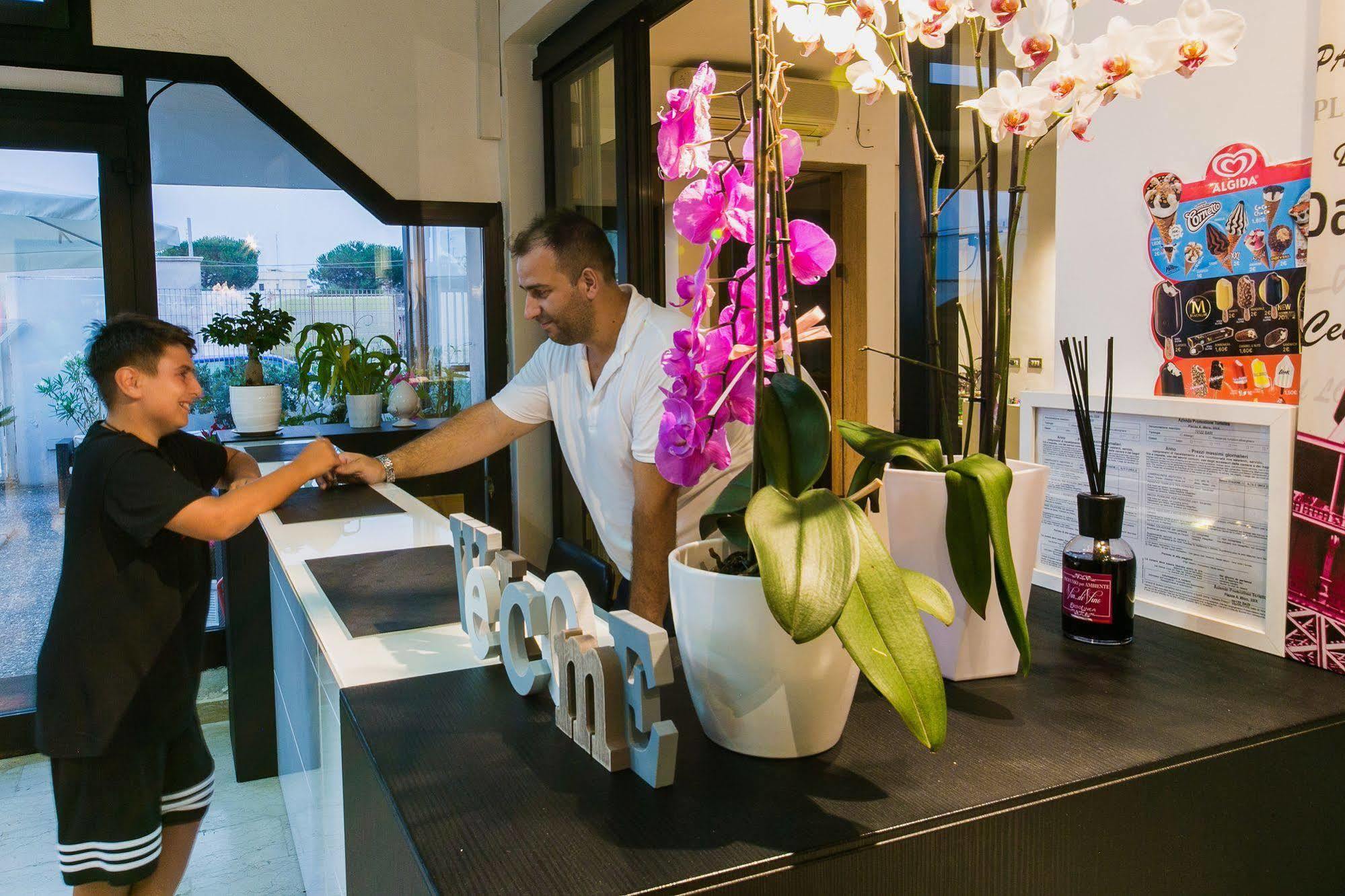 Hotel Riviera Bari Luaran gambar