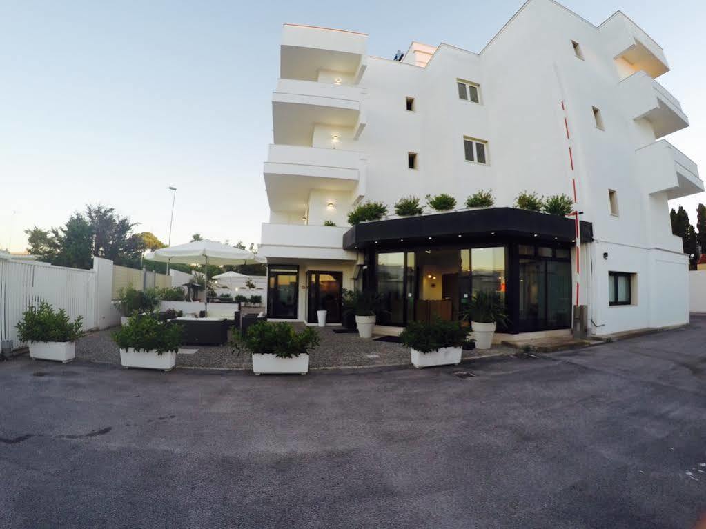 Hotel Riviera Bari Luaran gambar